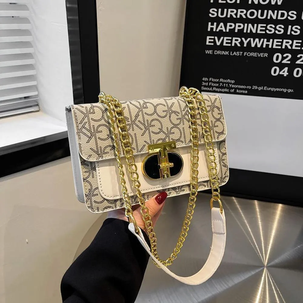 2025 Fashionable Chain Shoulder Handbag